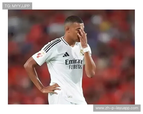 姆巴佩在更衣室怒斥替补，镜头捕捉到尖锐瞬间