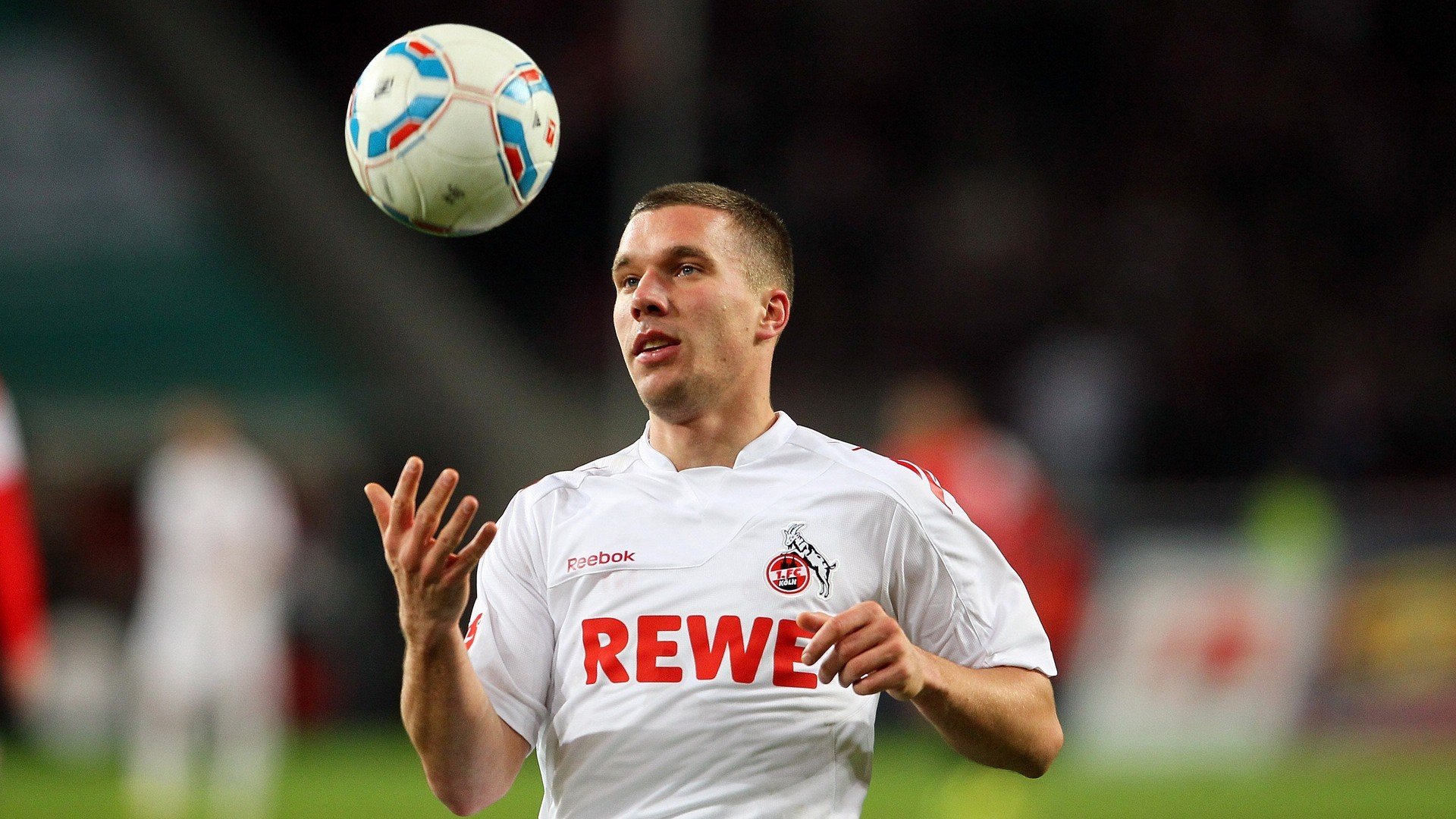 世界杯:夺冠之后梅西回家乡举行小型社区庆祝会 朴素场景走红